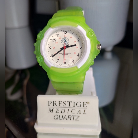 Green Jelly Style Prestige Medical Watch For Nurse - Picture 2 of 11